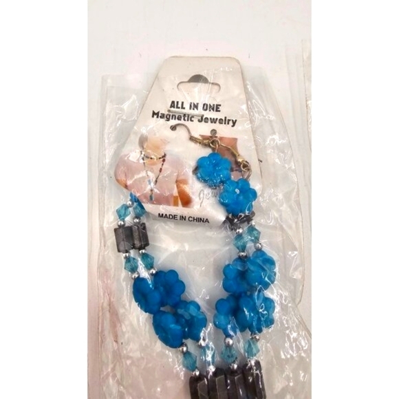 All in One Magnetic Jewelry Multicolor Floral Convertible Set of 3 - Picture 2 of 7